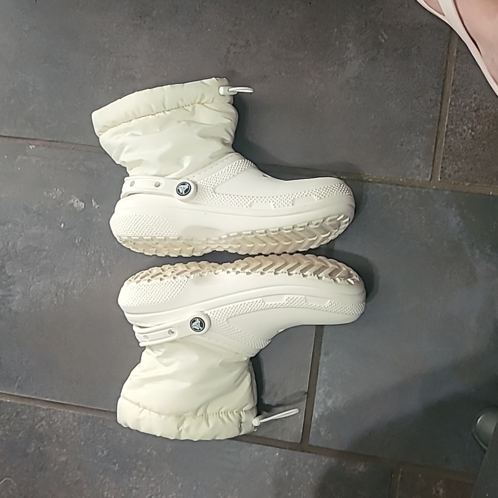 Crocs Classic Lined Neo Puff Boot White Size 7 Women & 5 Men's - Picture 4 of 8